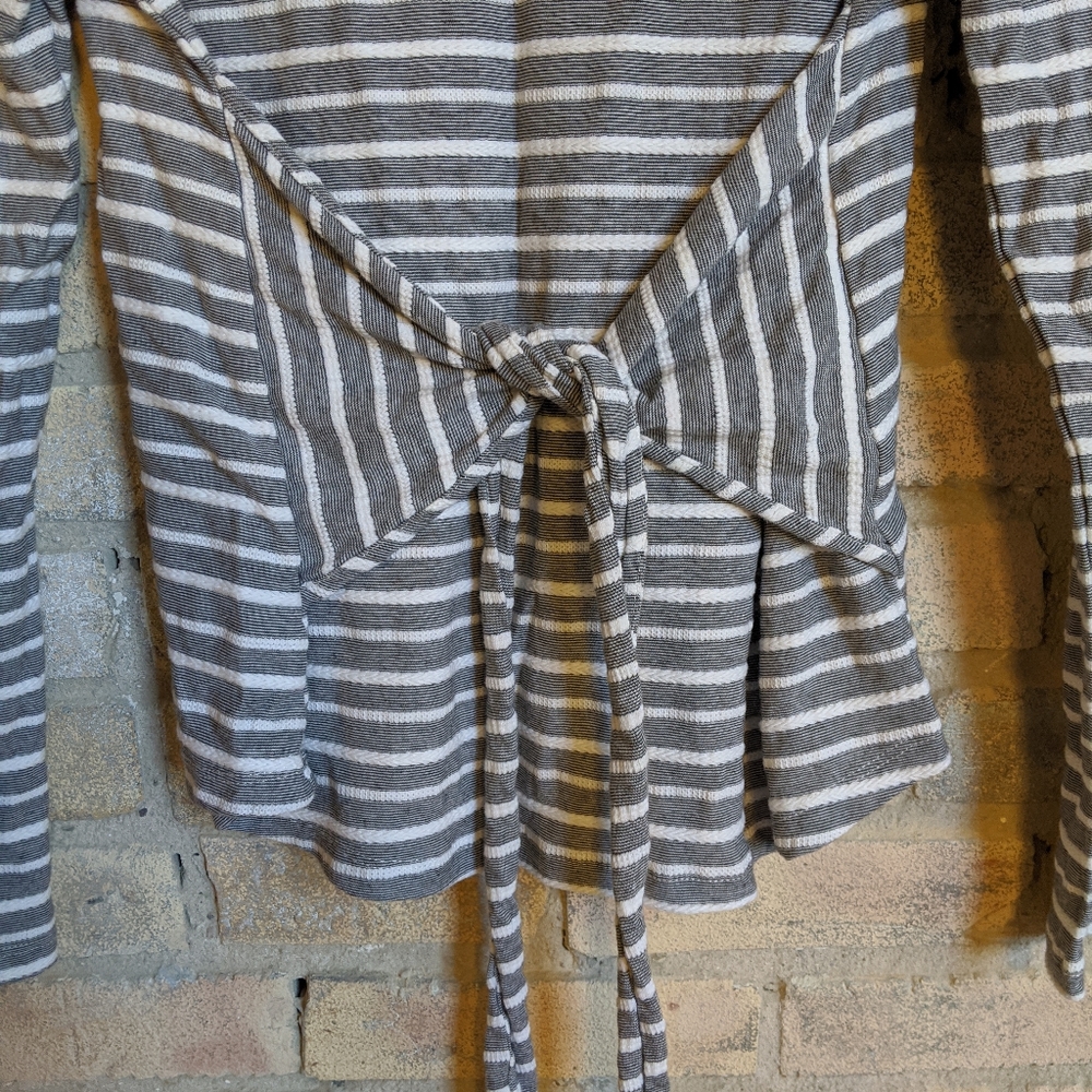 A New Day Wrap Shirt size S - Picture 6 of 6
